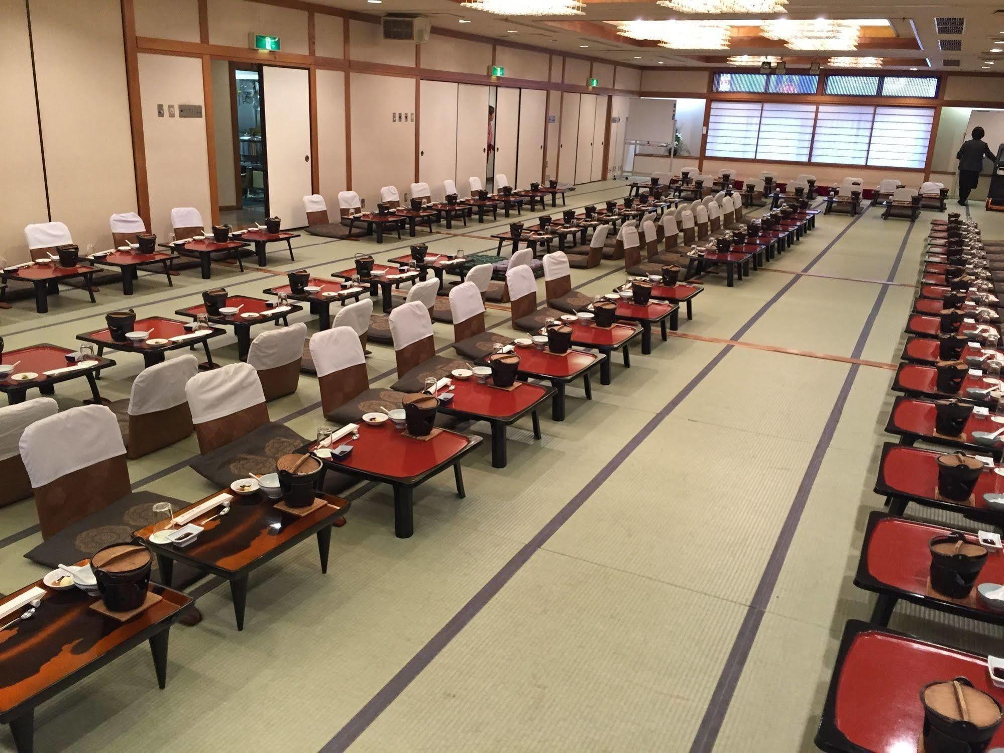 Sera Bekkan Hiroshima Bagian luar foto